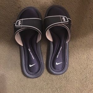 Women’s Nike Black Slides with adjustable strap!!!